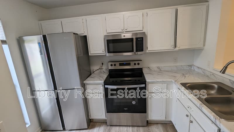 Hinesville House: 910 Brett Dr