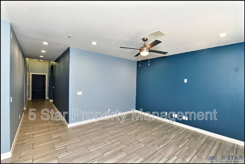 El Paso House: 14972 Louis Baudoin !!