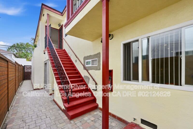 Santa Monica House: 1527 Harvard St