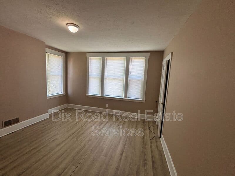 Middletown House: 704 Baltimore St