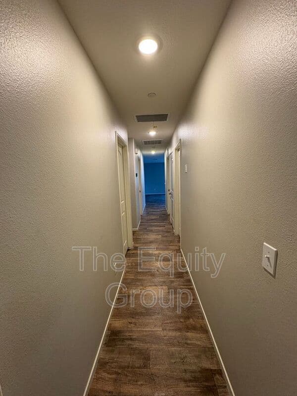 Visalia House: 2113 North Highland Street