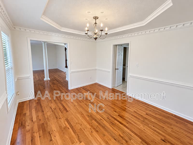 Fayetteville House: 1903 Ellie st