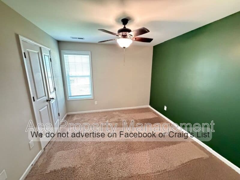 Fayetteville House: 2350 Spinning Wheel Road