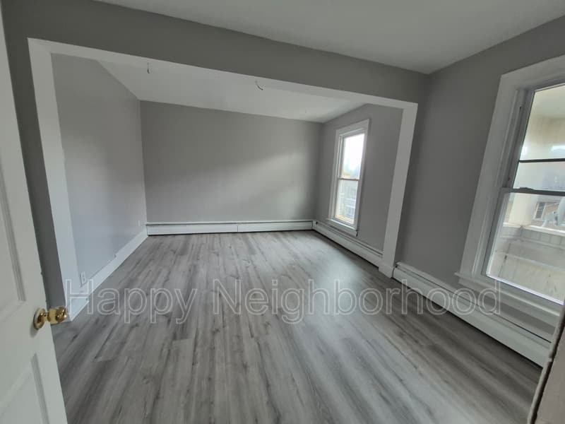 Middletown House: 46 Green StreetUnit 2B