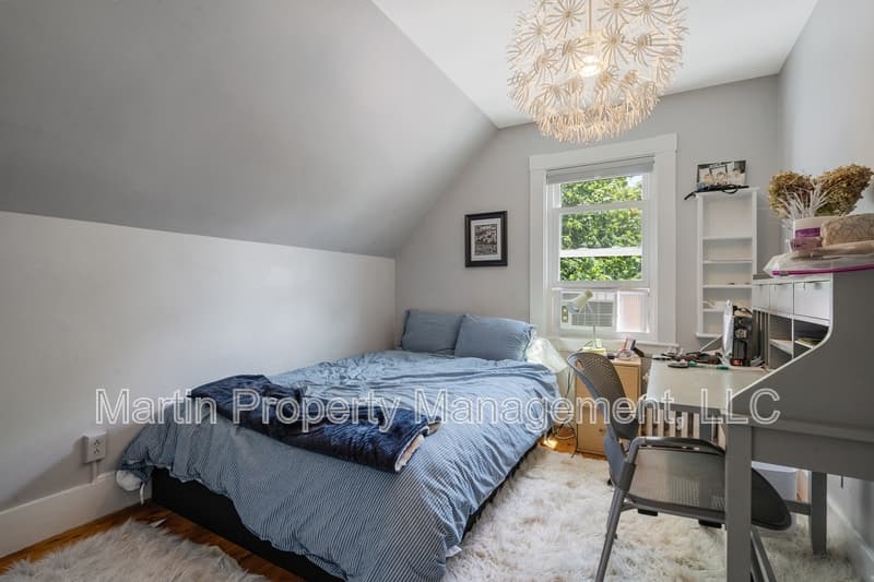 Andover House: 15 Elm Court