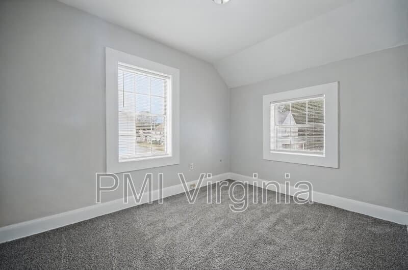 Portsmouth Condo: 16 Connor Pl