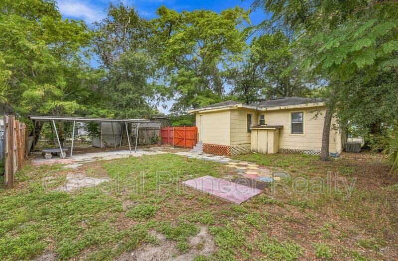 Tampa House: 1603 E 29th Ave