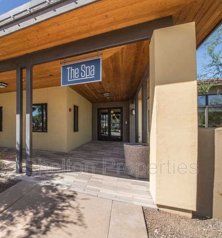 Buckeye House: 2958 N Clanton St