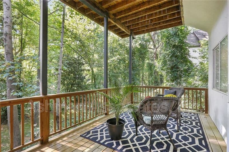 Atlanta House: 930 Manchester Place