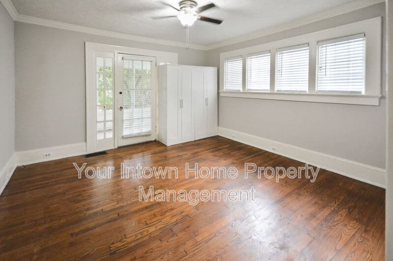 Atlanta House: 619 Cooledge Ave NE