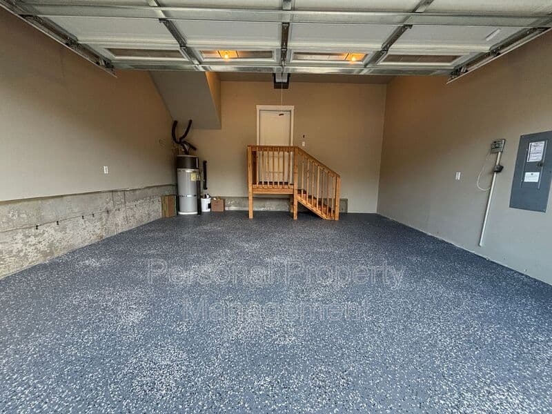 Vancouver House: 3303 NE 43rd Pl