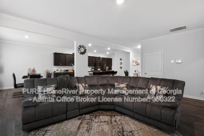 Lithia Springs House: 4842 Layton Dr