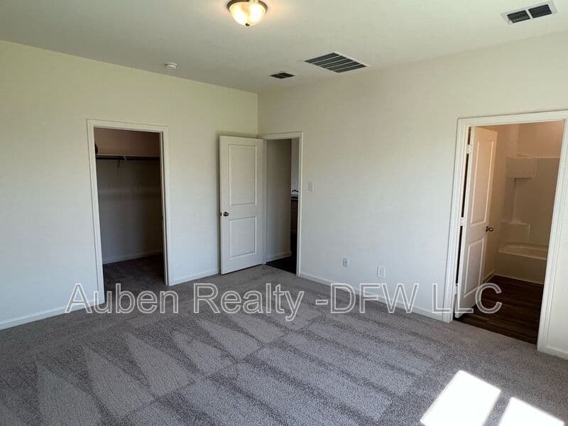 Lavon House: 752 Richmond Drive