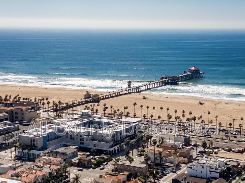 Huntington Beach House: 621 8th St