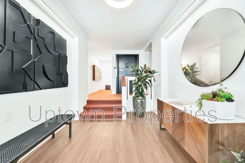Portland House: 2174 NW Davis St
