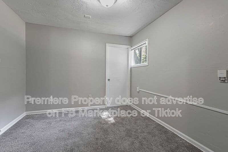 Kansas City House: 7300 E 112th St