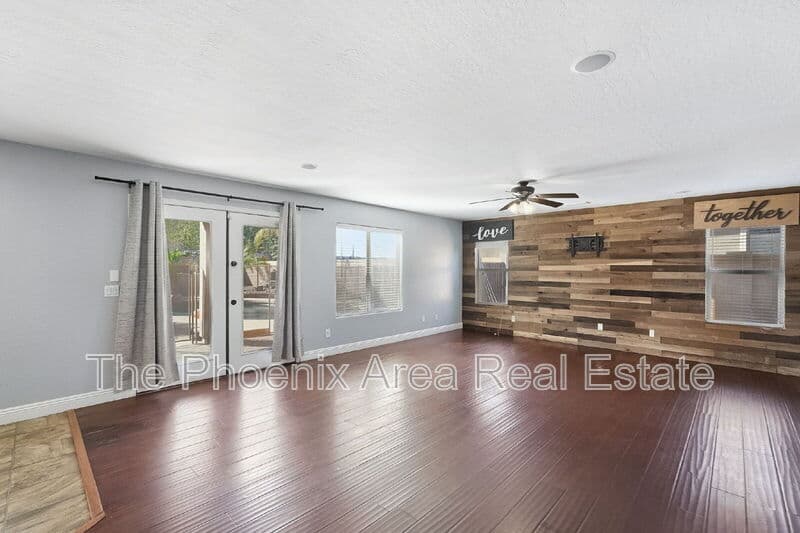 San Tan Valley House: 2669 W Quick Draw Way