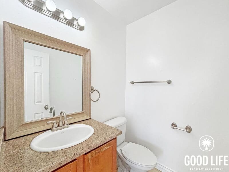 El Cajon Condo: 1386 E Madison Ave