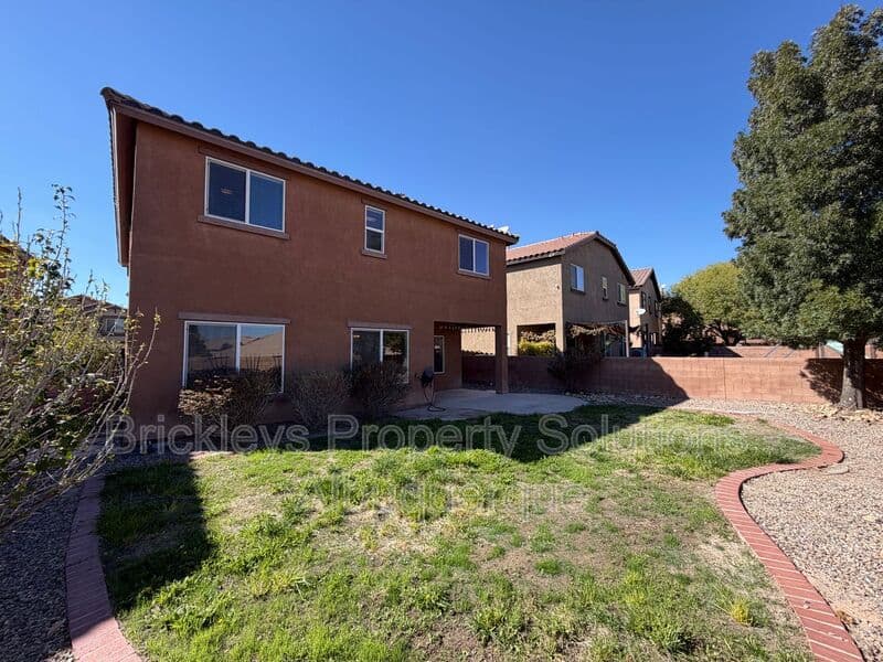 Rio Rancho House: 418 Paseo Roja Pl NE