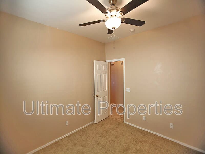 Surprise House: 17572 W Lundberg St