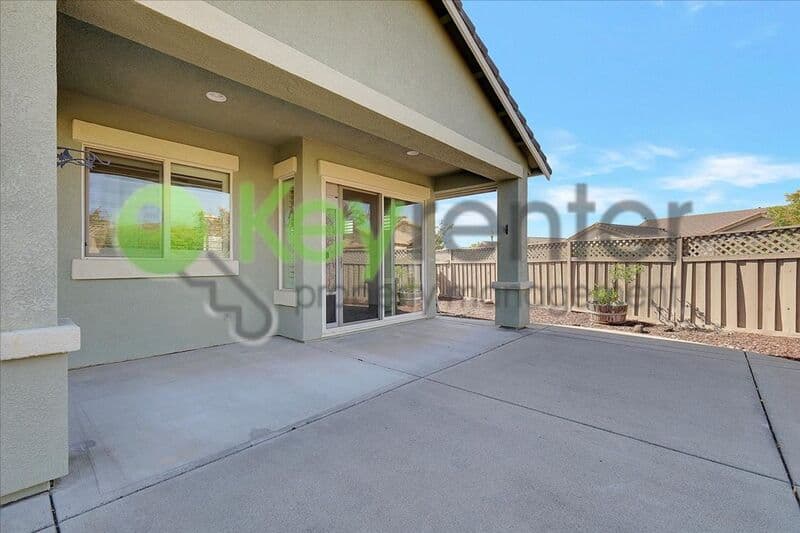Lincoln House: 2532 Woodacre Lane