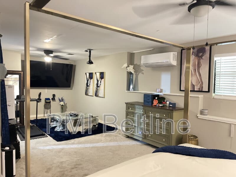 South Fulton House: 5825 Old Carriage Drive