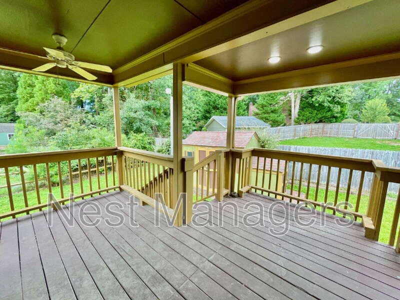 Fayetteville House: 5704 Kindley Dr