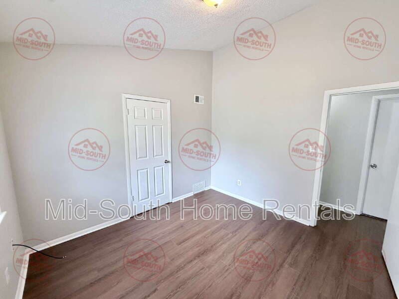 Memphis Townhome: 2282 Theda Ave