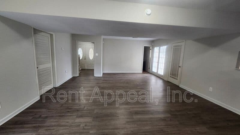 South Fulton House: 505 San Remo Ct