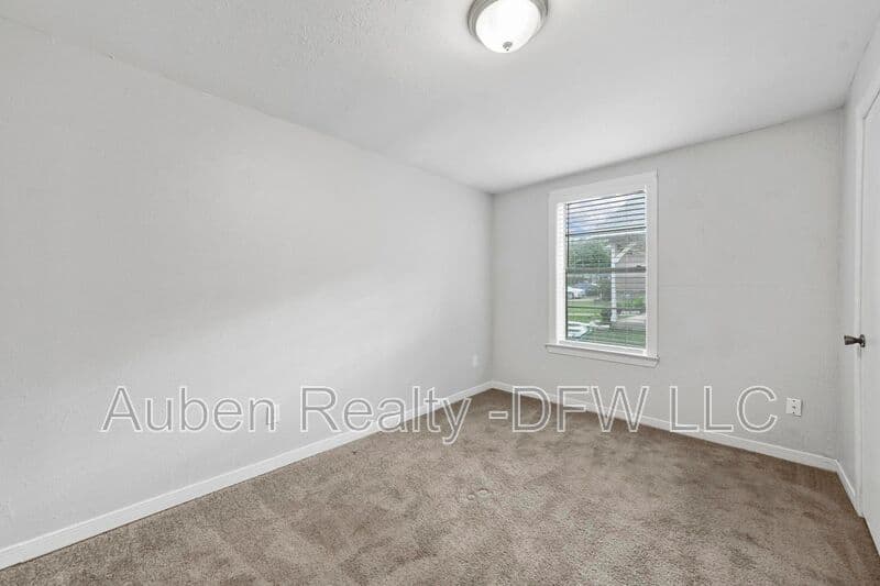 Denton Condo: 521 Ruth Street