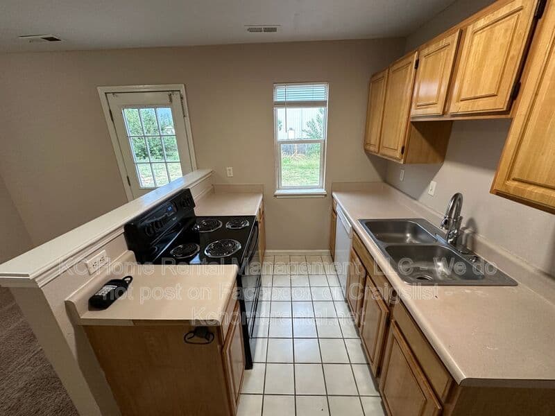Gardner House: 804 Saddlewood