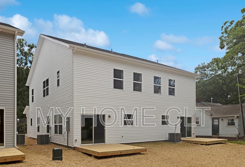 Charlotte Townhome: 2309 Ellen Avenue