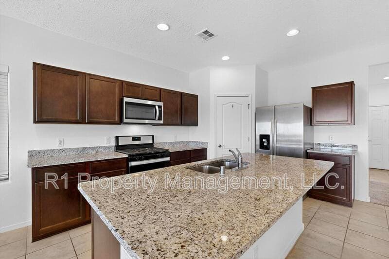 Rio Rancho House: 108 Hue Street