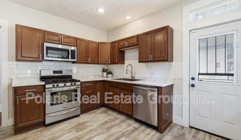 Indianapolis House: 3268 Broadway St
