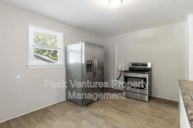 Spartanburg House: 135 Westover Dr