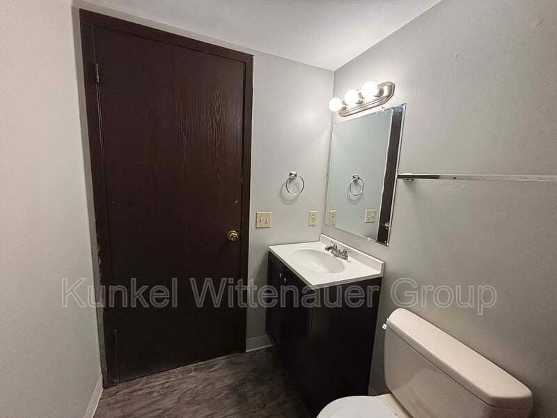 O'Fallon Condo: 419-8 Ponderosa Ave