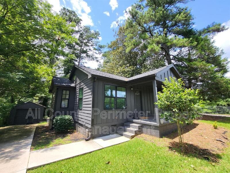 East Point House: 2107 Pinehurst Drive
