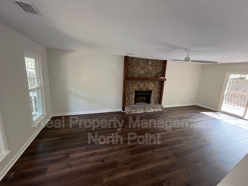 Johns Creek House: 11010 Spotted Pony Trail