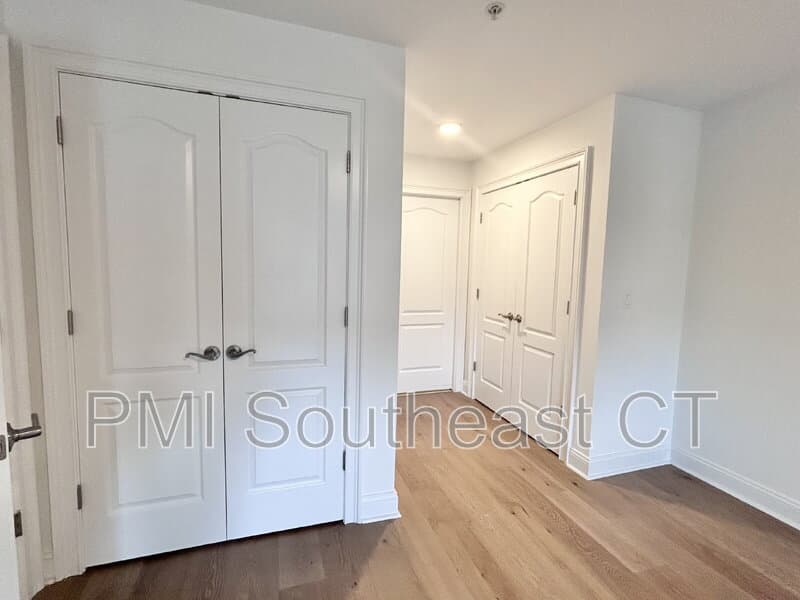 New London Condo: 461 Bank Street