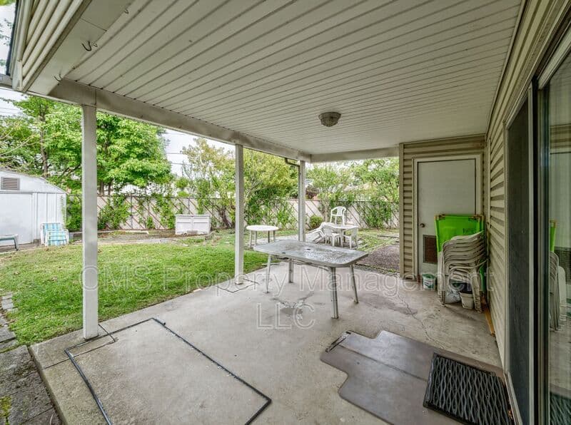 Carteret House: 74 Markowitz St