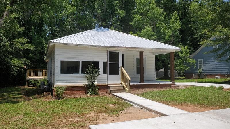 Winder Condo: 178 Georgia Ave - B