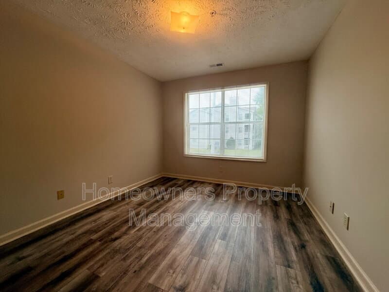 Fayetteville House: 325 Waterdown Dr