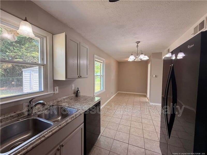 Hope Mills House: 4805 Fellows Ct
