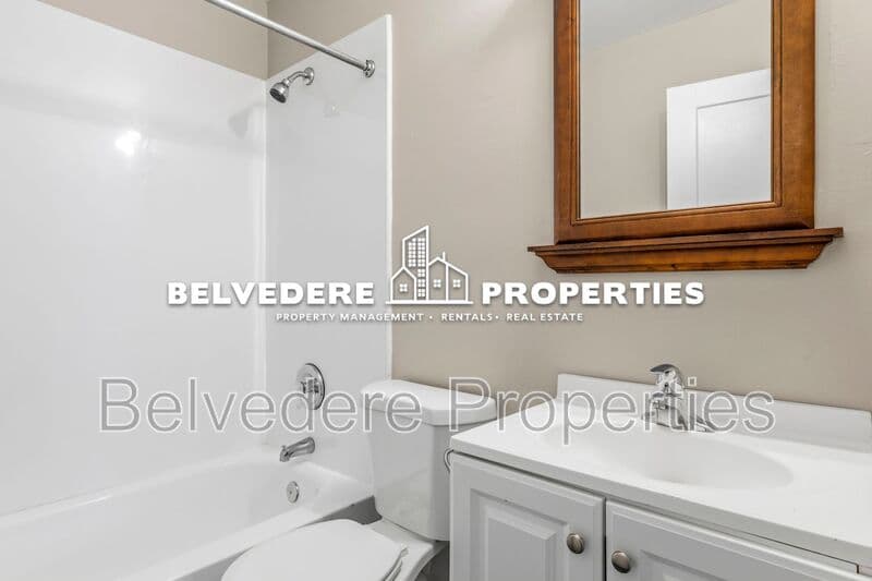 Greensboro House: 3005 Kilkenny Ave
