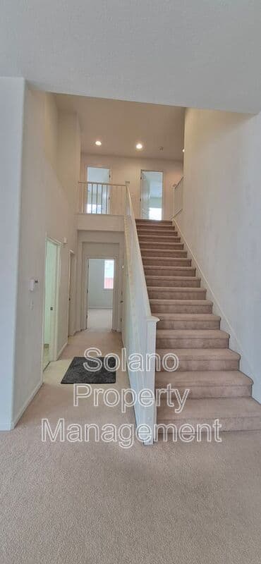 Dixon House: 2080 Mariposa Drive