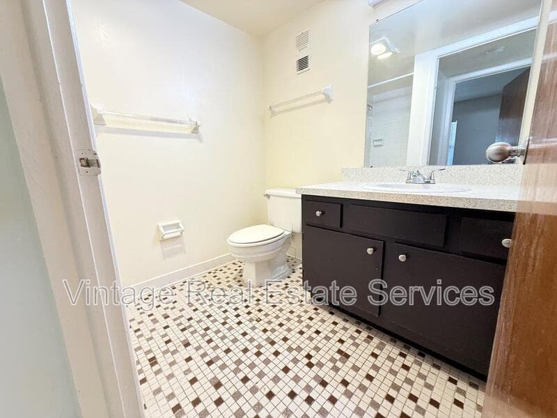 St. Petersburg Apartment: 3301 58th Ave S