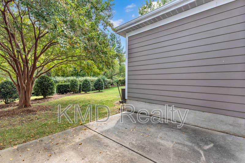 Charlotte Townhome: 15407 St Christopher Court