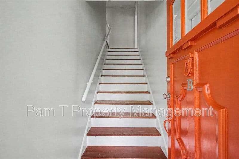 Savannah House: 815-B East 32nd Street--Upper