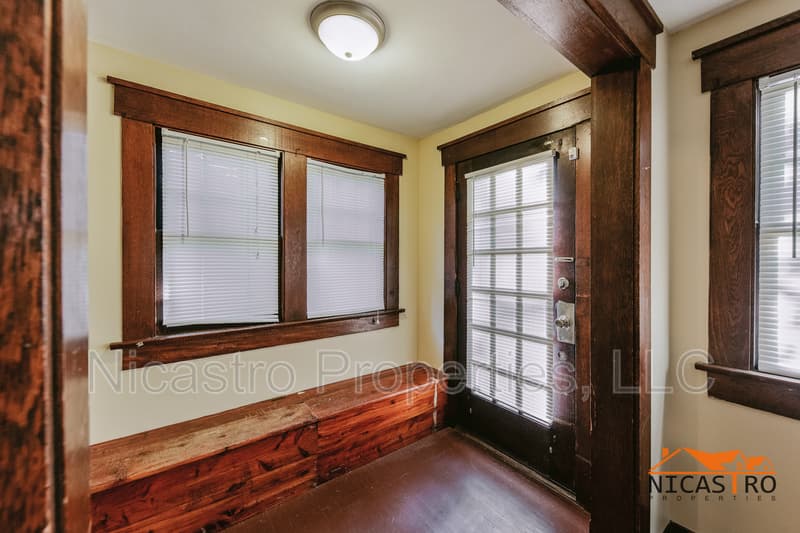 Columbus House: 2097 Summit Street