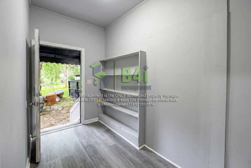 Milledgeville House: 1645 Vinson Hwy